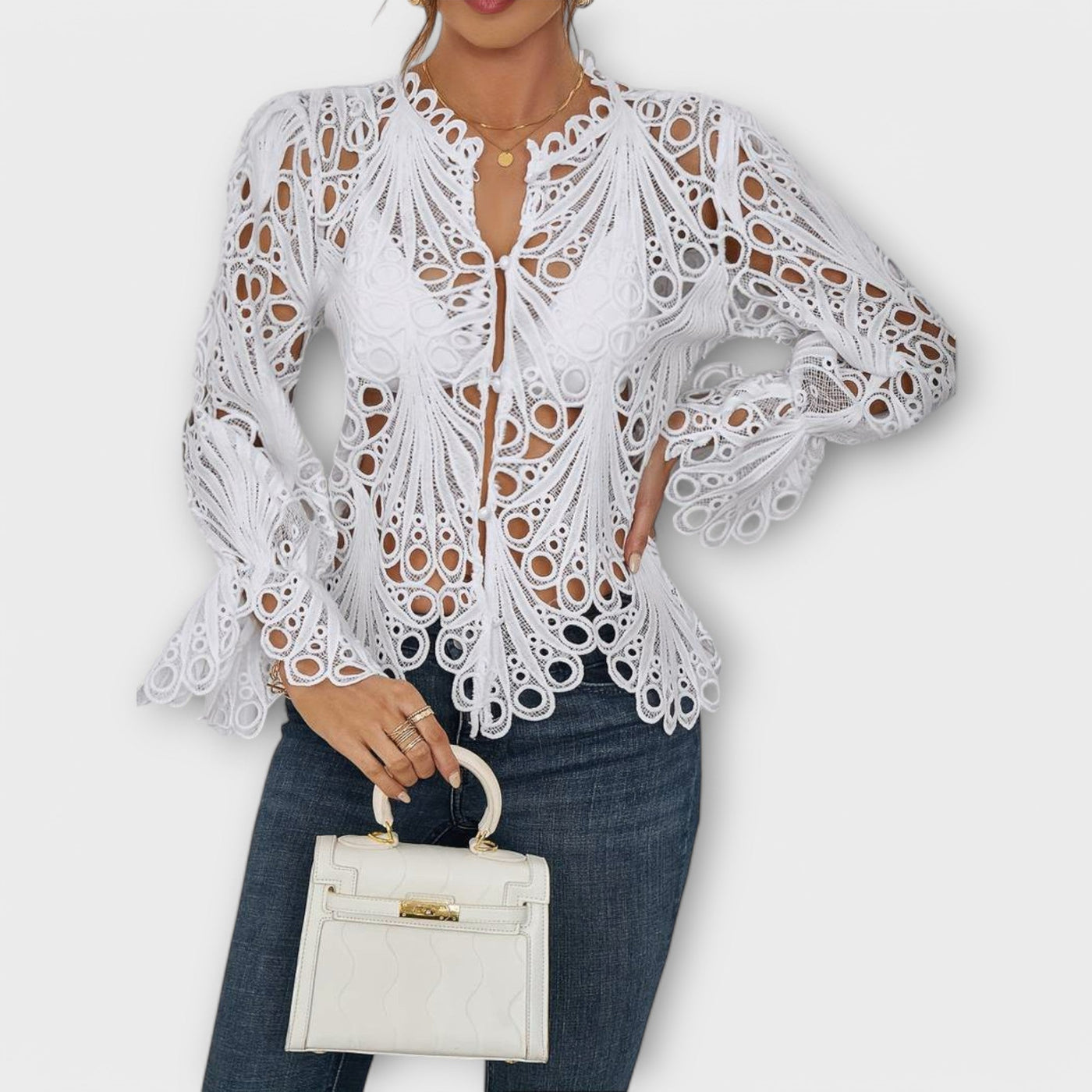 Savannah – Asymmetrical Blouse with Trendy Cut