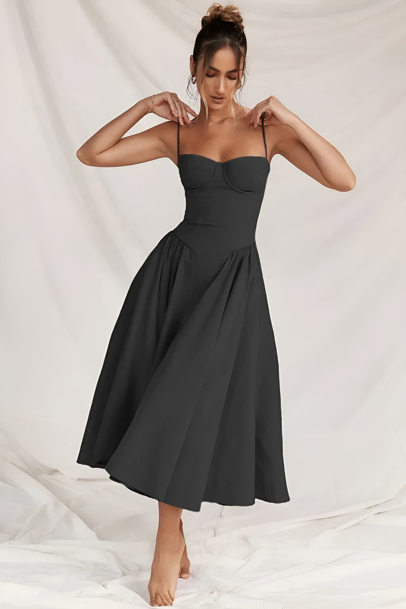 Camilla™ | Sleeveless Dress with Corset Fit