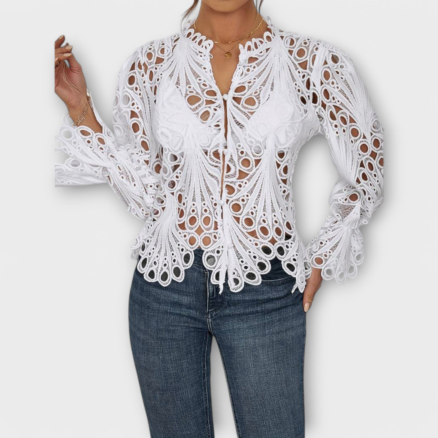 Savannah – Asymmetrical Blouse with Trendy Cut