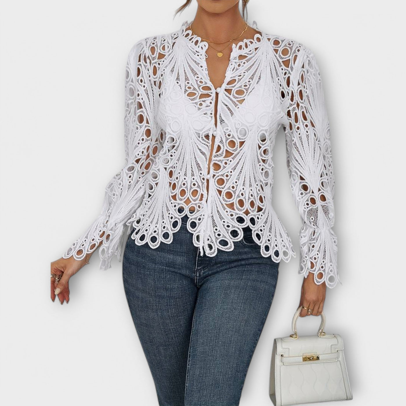 Savannah – Asymmetrical Blouse with Trendy Cut