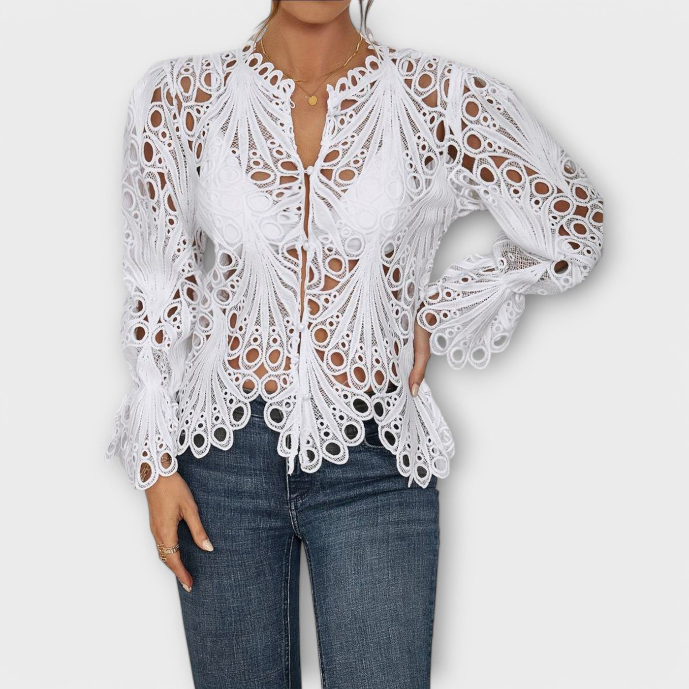 Savannah – Asymmetrical Blouse with Trendy Cut