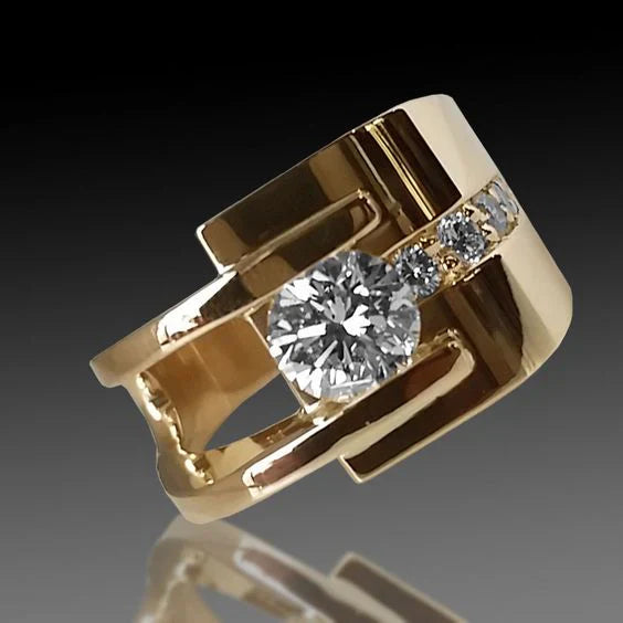 Vintage ring in irregular gold zirconium