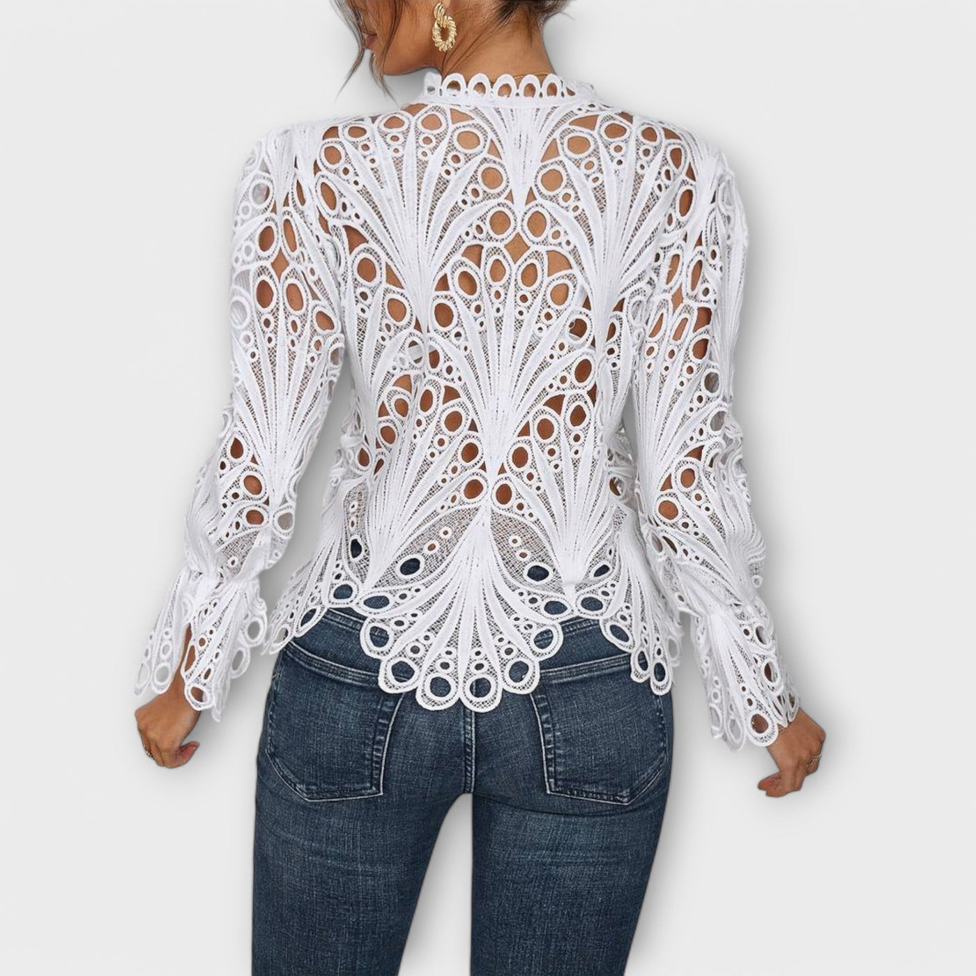 Savannah – Asymmetrical Blouse with Trendy Cut