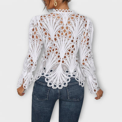 Savannah – Asymmetrical Blouse with Trendy Cut