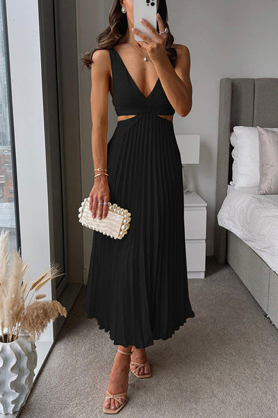 Allanah™ | Long Pleated Dress with Cut-Out