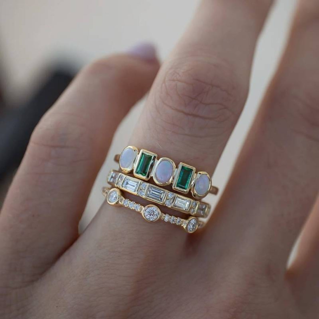 Vintage ring with white and green opal