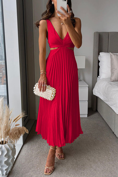 Allanah™ | Long Pleated Dress with Cut-Out